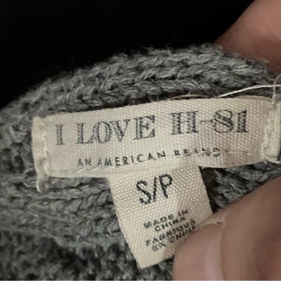 ‼️SOLD‼️ Vintage Y2K - Love H-81 Brand - Gray, Batwing, Boat Collar. Women’s Sm - Picture 7 of 8